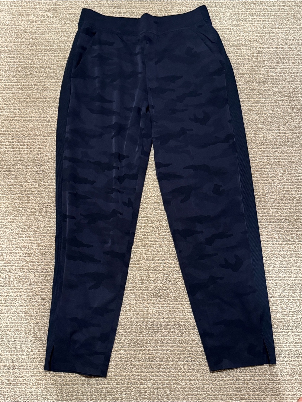 Athleta Navy Camouflage Cropped Performance Pants